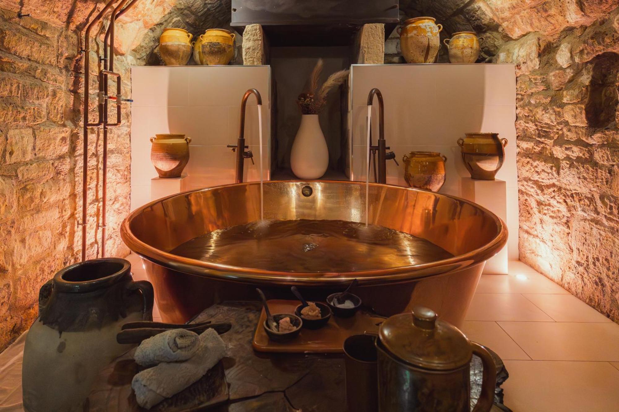 No 15 By Guesthouse, Бат Экстерьер фото The copper bath