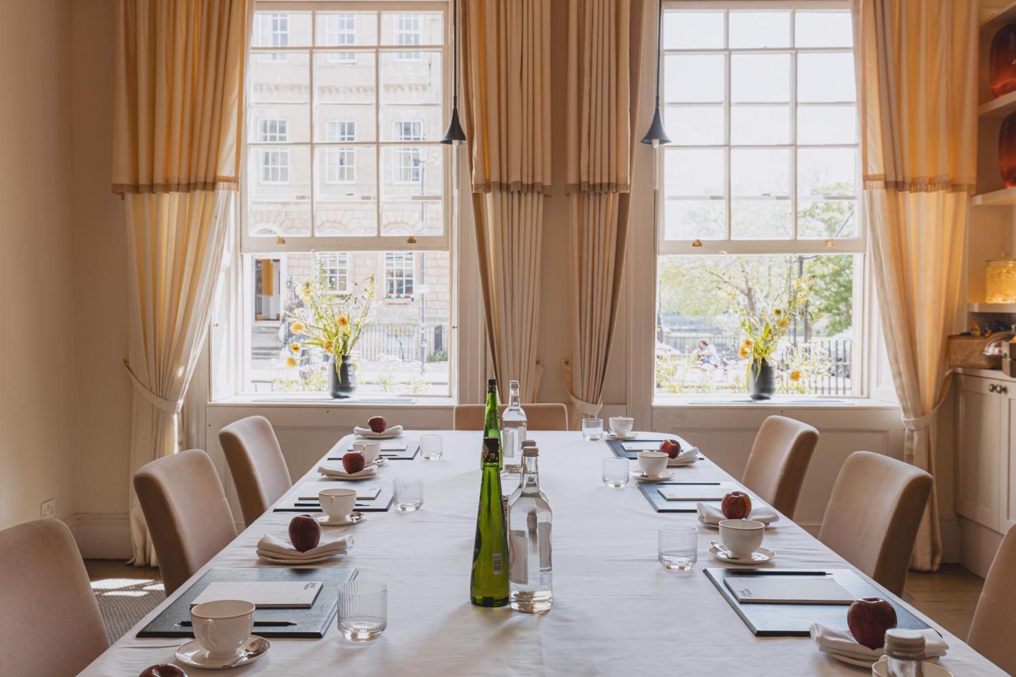 No 15 By Guesthouse, Бат Экстерьер фото The boardroom at the hotel