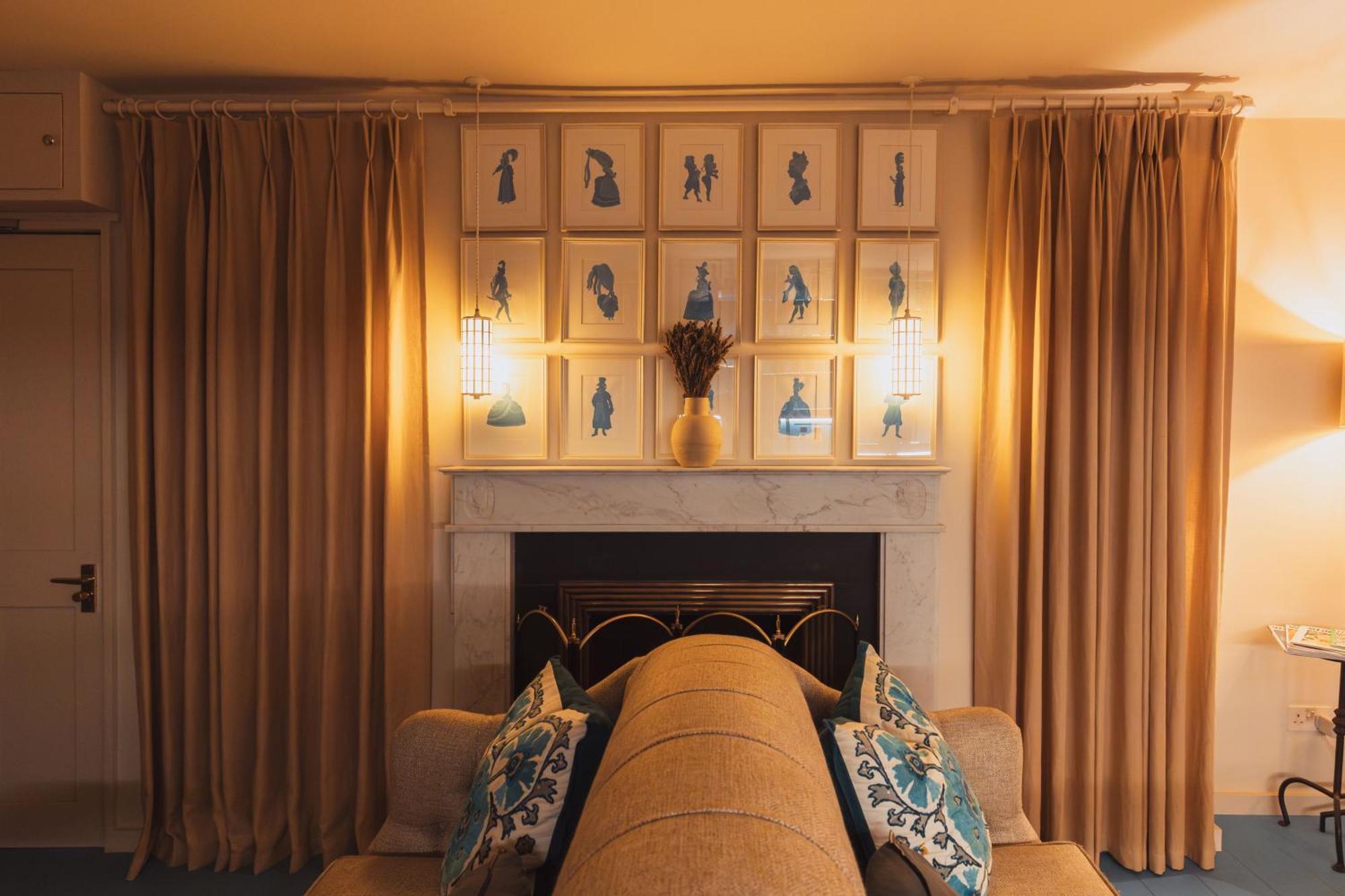 No 15 By Guesthouse, Бат Экстерьер фото The bedroom at the Old parsonage
