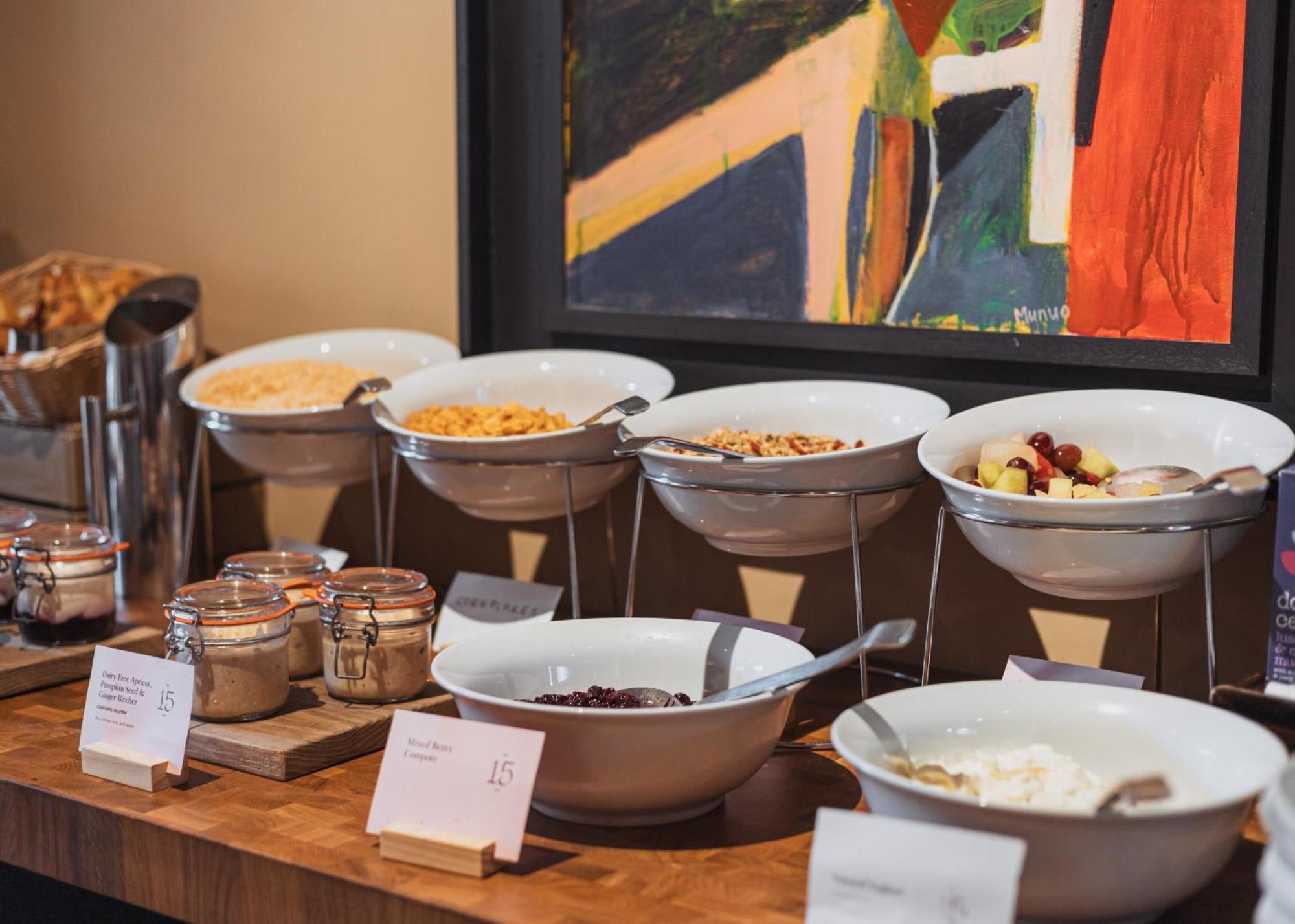 No 15 By Guesthouse, Бат Экстерьер фото A breakfast buffet